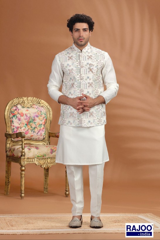 PEACOCK MOTIF EMBROIDERED SET