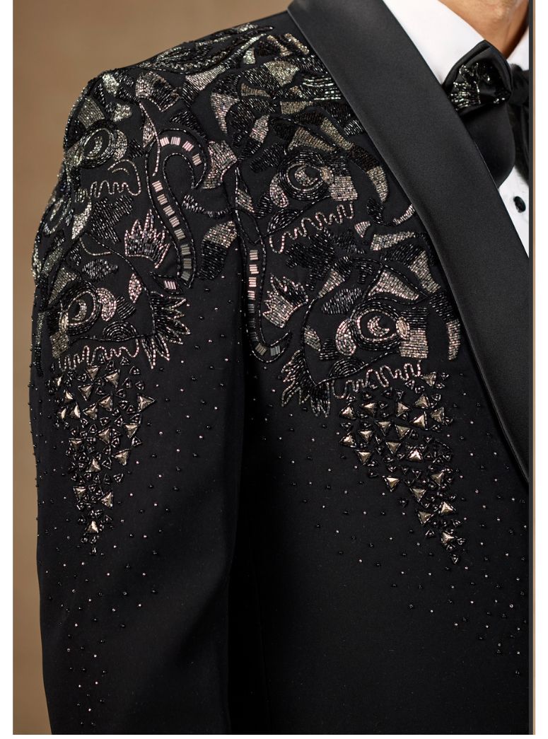 BLACK DAZZLE  TUXEDO