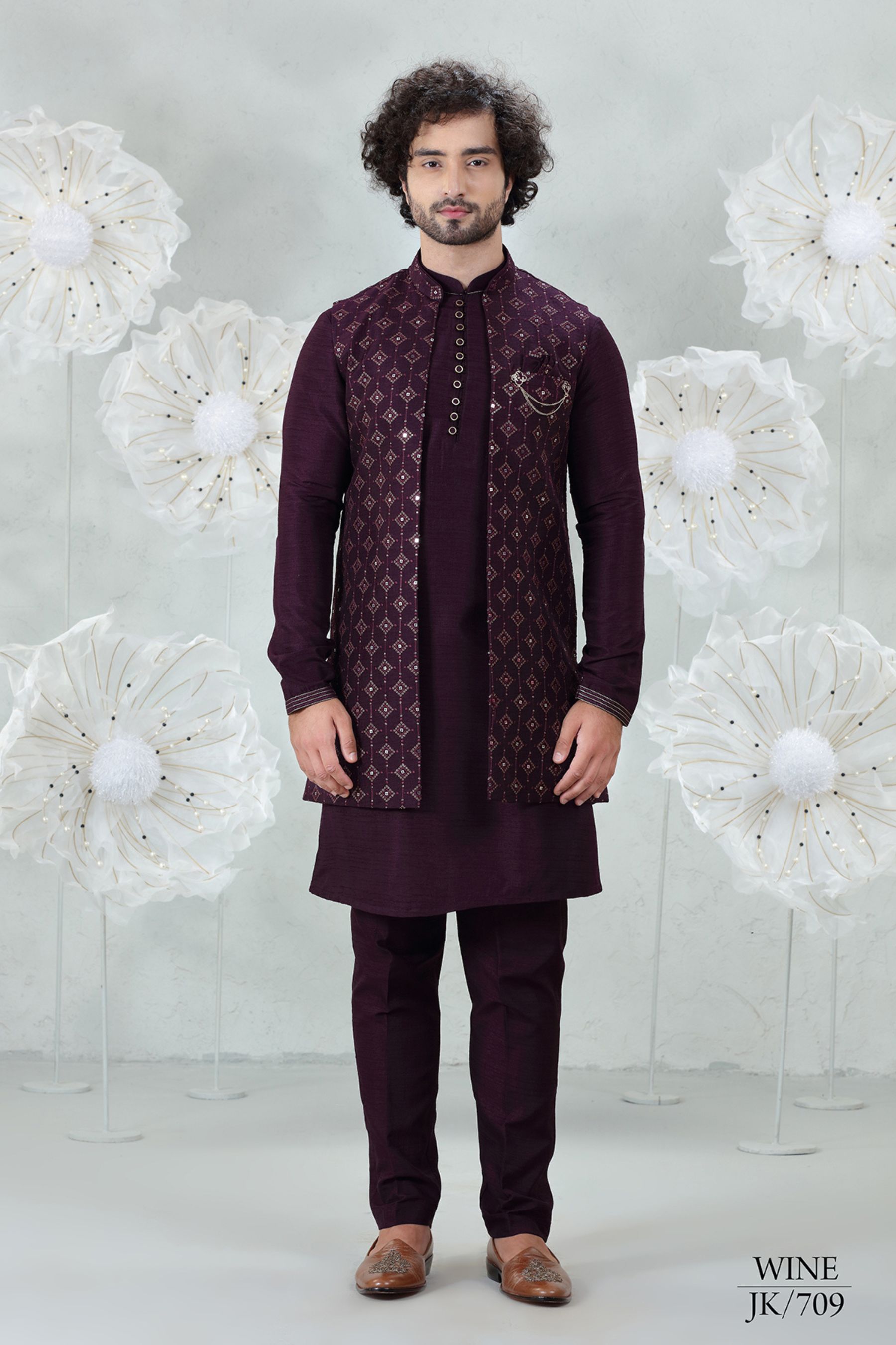 WINE DIAMOND  SHAPE EMBROIDERED SET