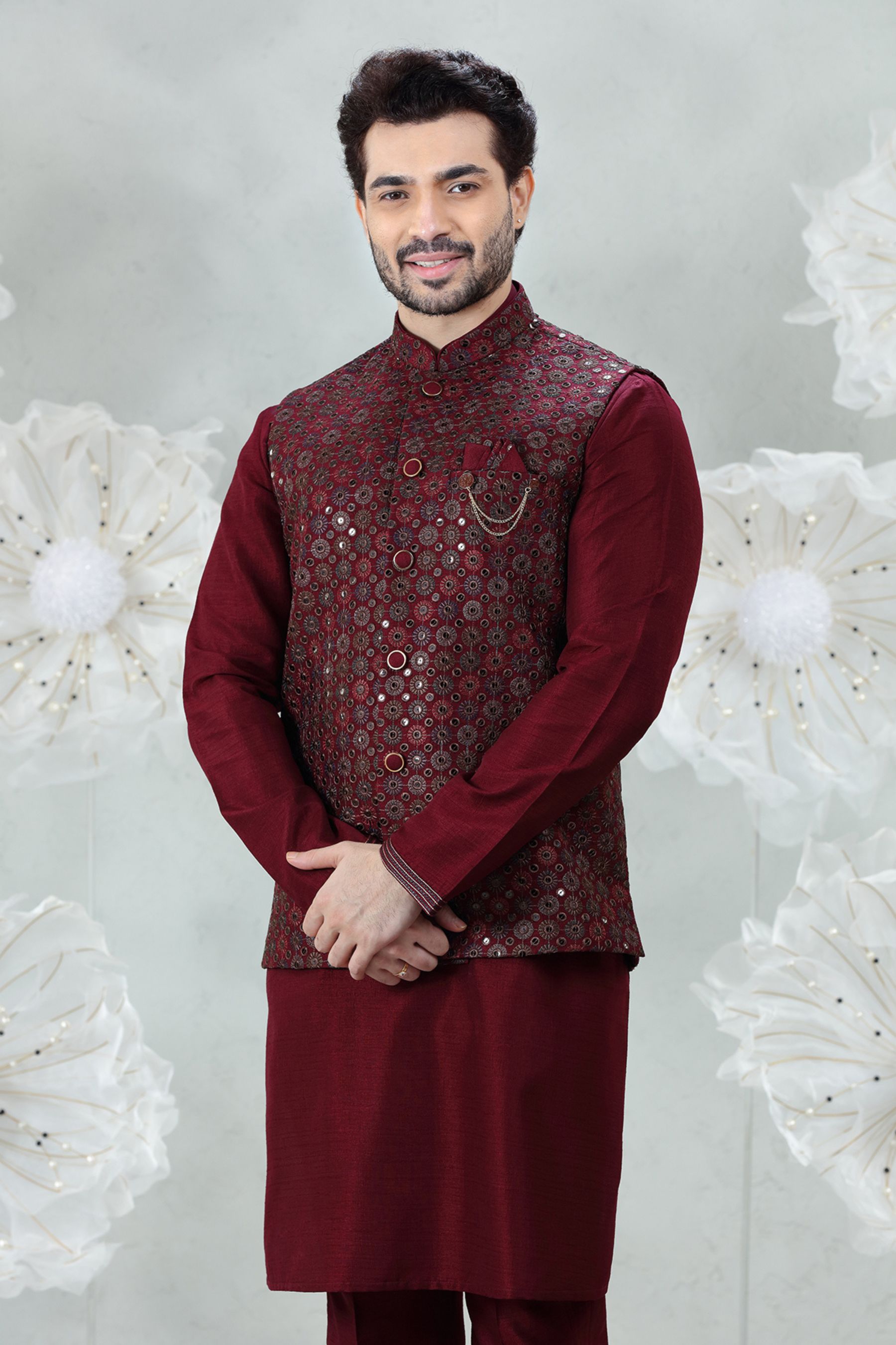 CIRCLE SHAPE EMBROIDERED SET