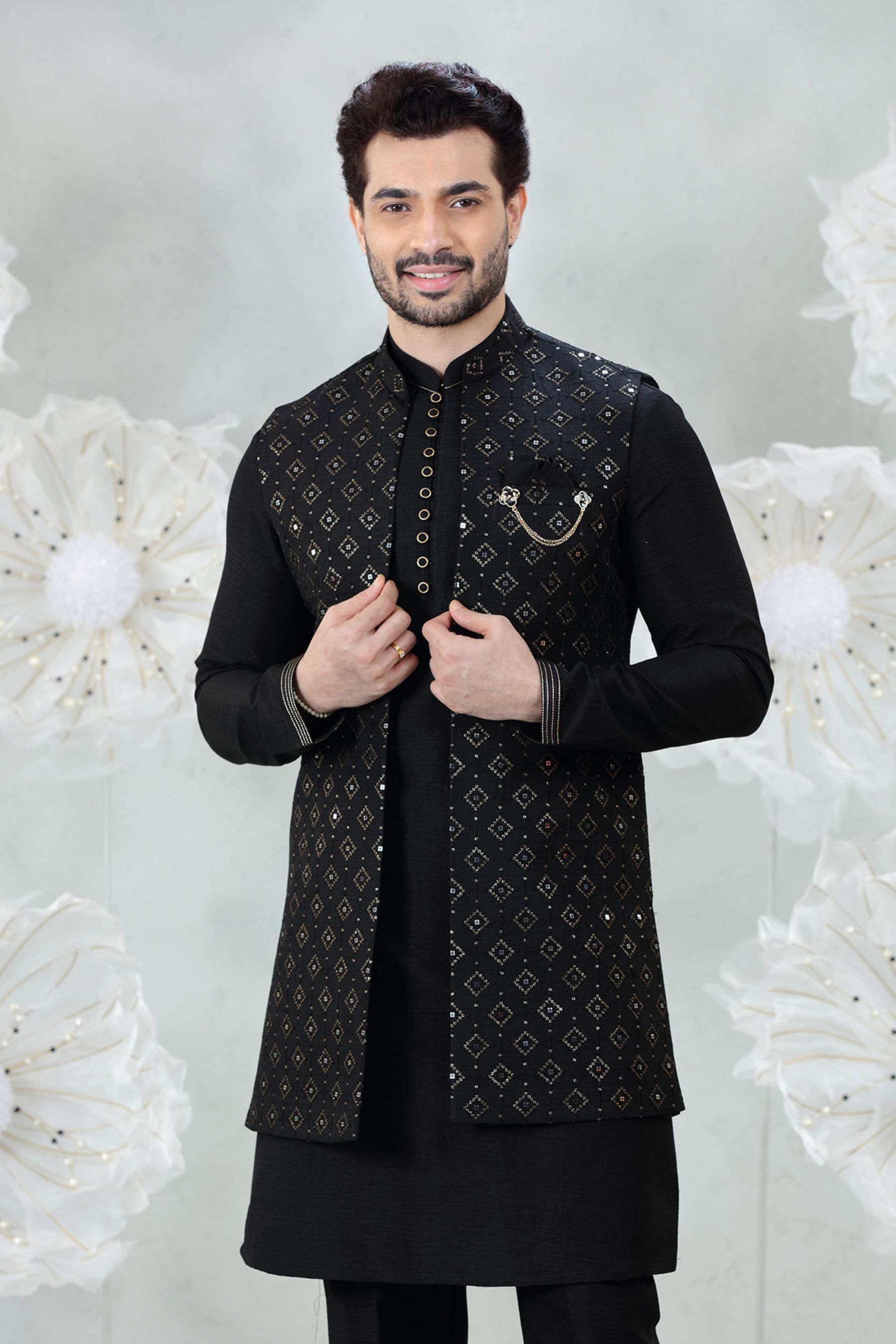 BLACK DIAMOND SHAPE EMBROIDERED JACKET SET