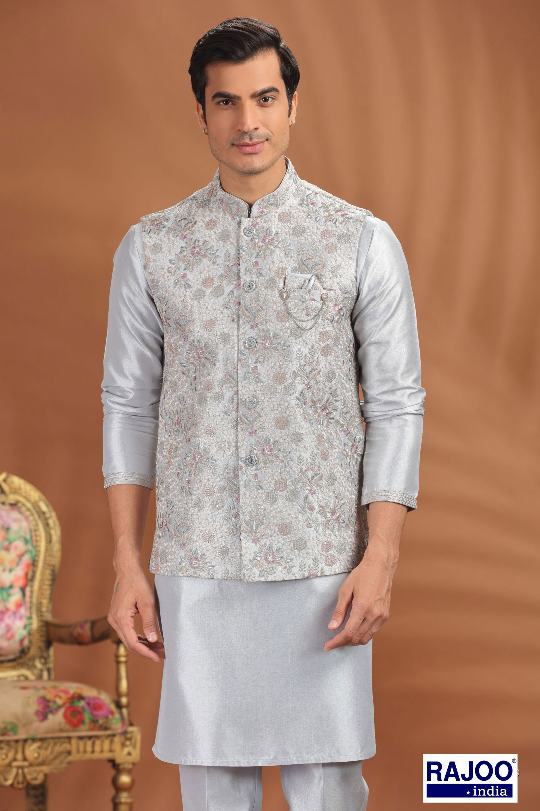 GREY EMBROIDERED SET