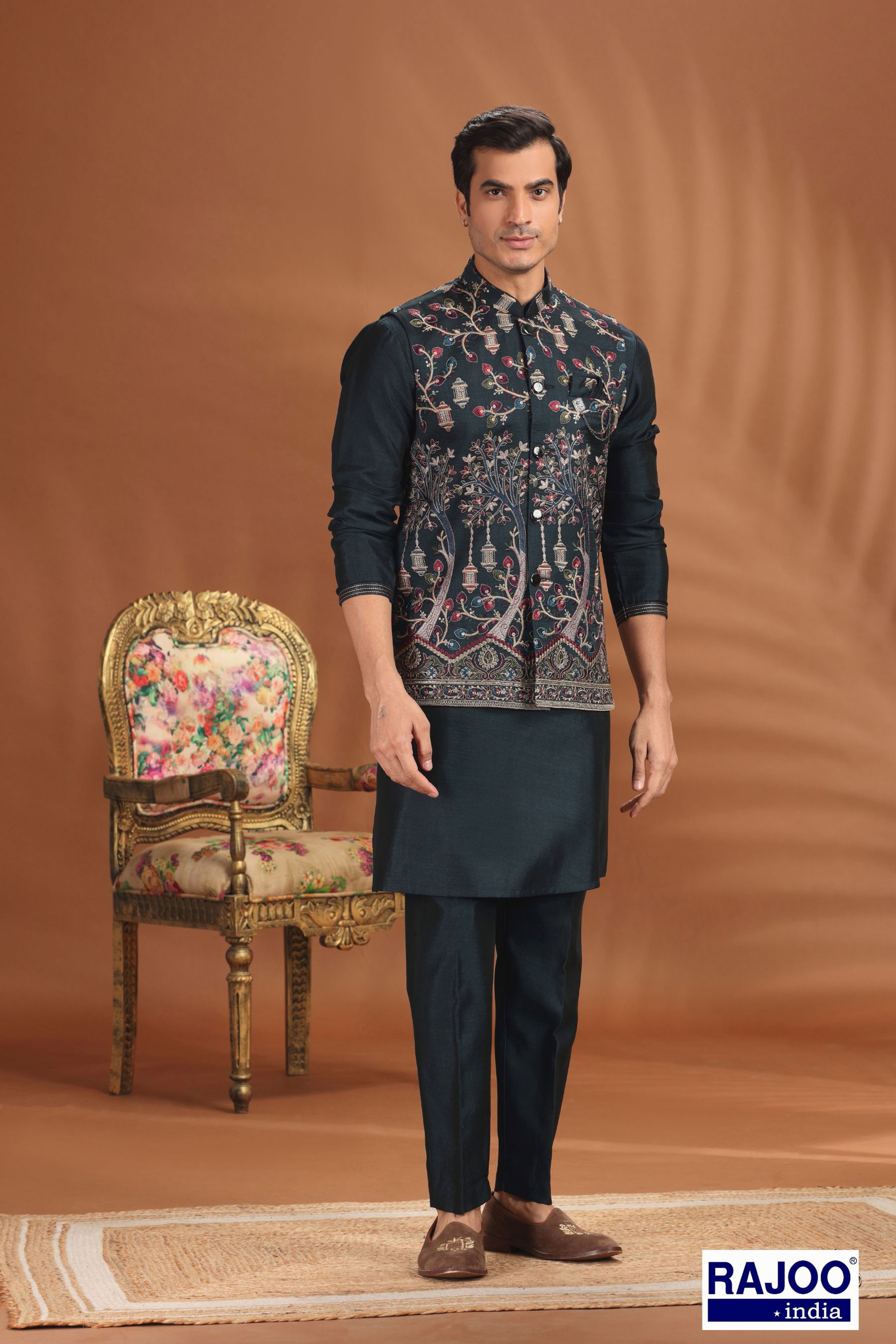 DARK GREEN TREE EMBROIDERY 