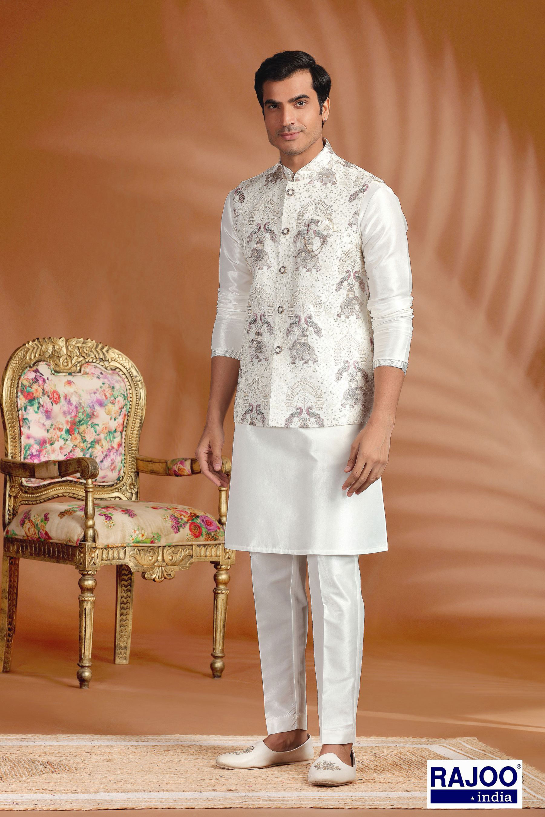 PEACOCK MOTIF EMBROIDERED SET