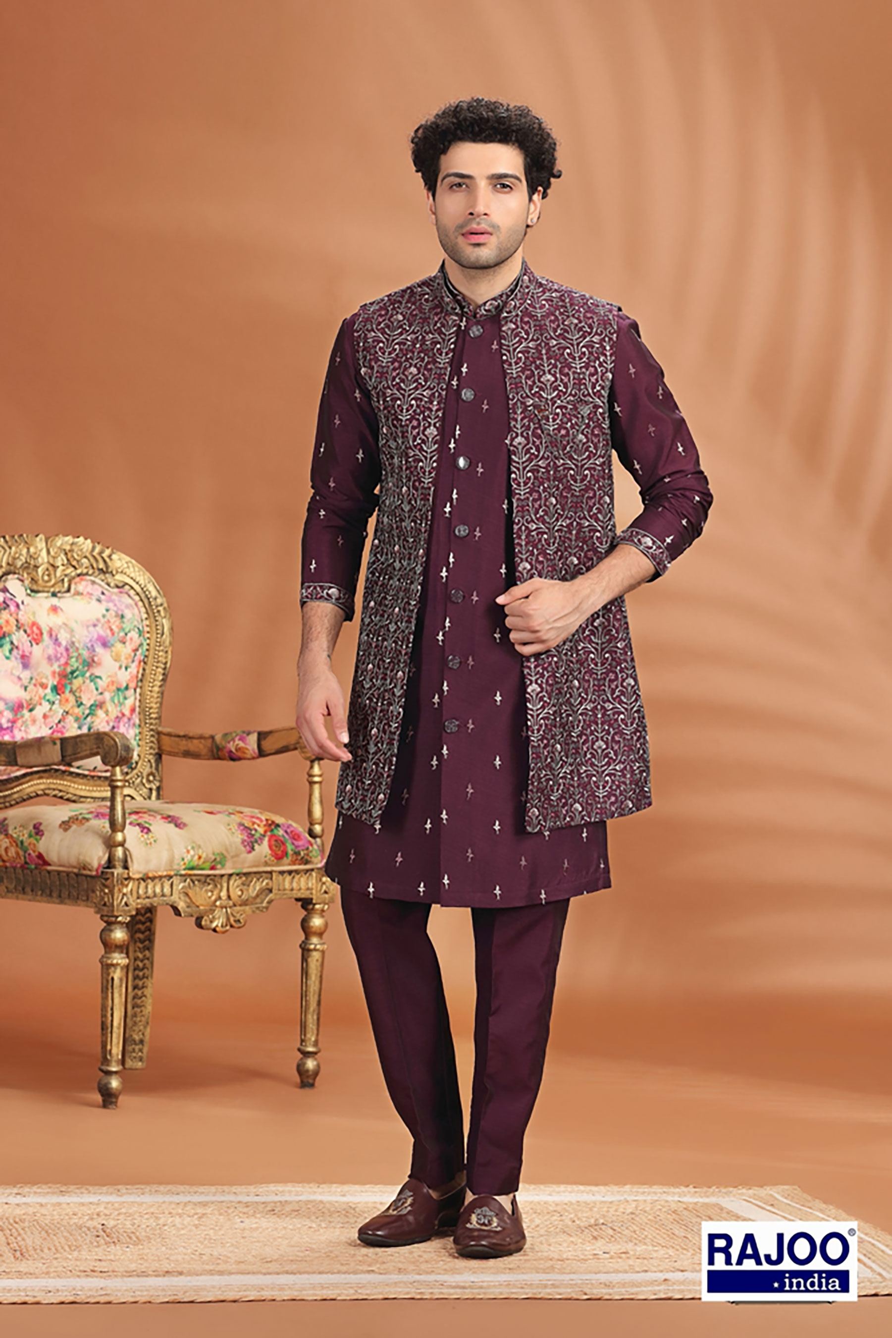 THREAD EMBROIDERED SET 