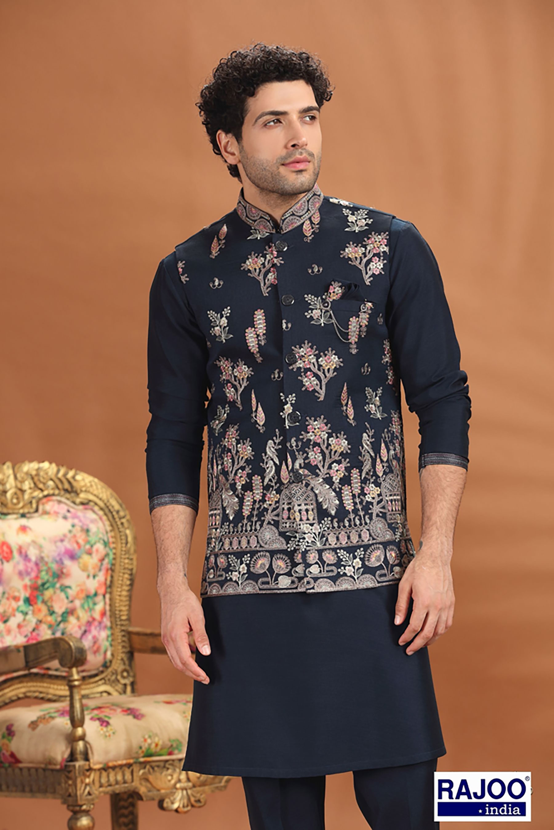 NAVY JARDOSI EMBROIDERED SET