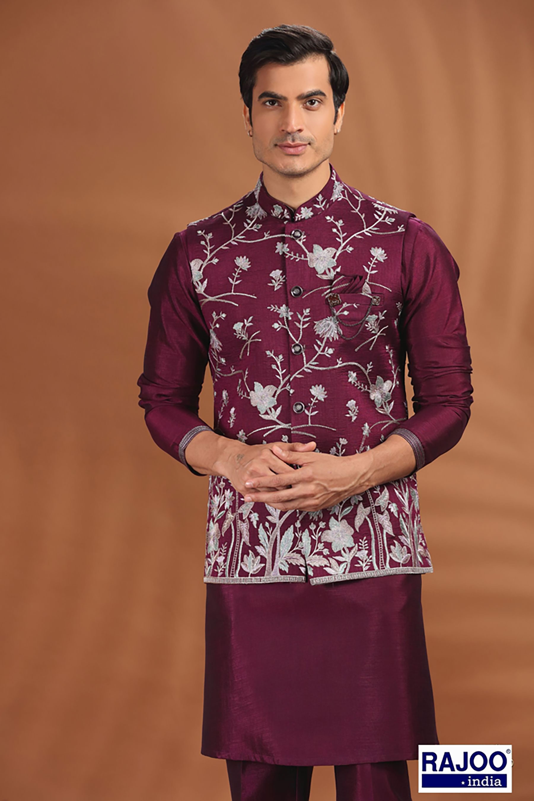 PASTEL EMBROIDERED WINE SET